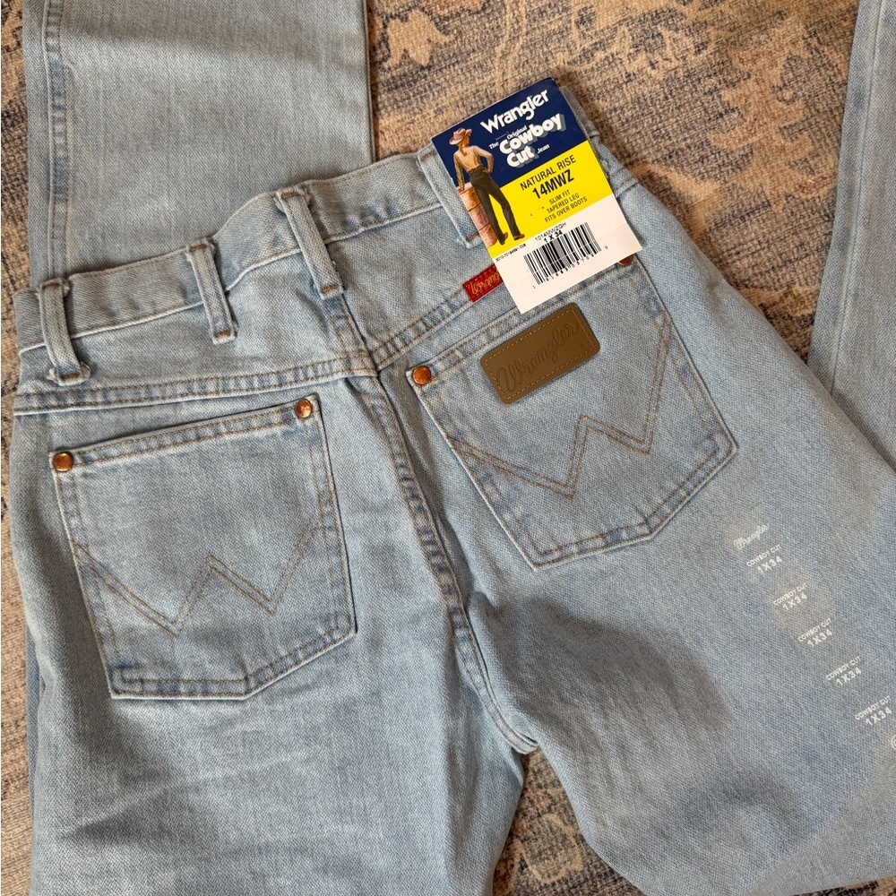 Wrangler Women’s Cowboy Fit Light Blue Relaxed Jeans